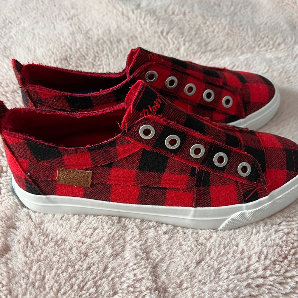 Blowfish red plaid size 8 sneakers